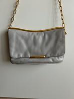 Miu miu tas, Sieraden, Tassen en Uiterlijk, Tassen | Damestassen, Ophalen of Verzenden, Zo goed als nieuw, Grijs, Handtas