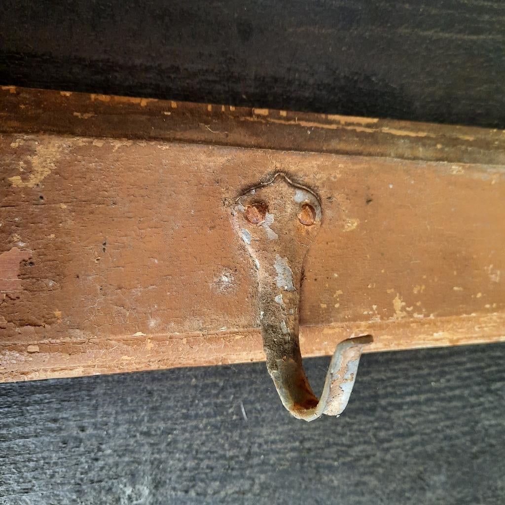 Brocante Frans wandregaal, schap, plank met kan haken, Gebruikt, Vintage, Ophalen of Verzenden, Nvt