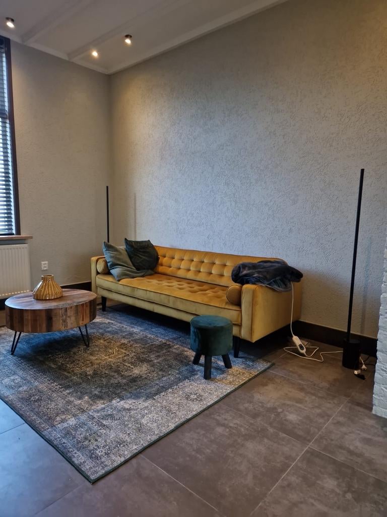 3-zits bank velours okergeel – €250, Huis en Inrichting, Banken | Bankstellen, Zo goed als nieuw, Rechte bank, Vierpersoons of meer