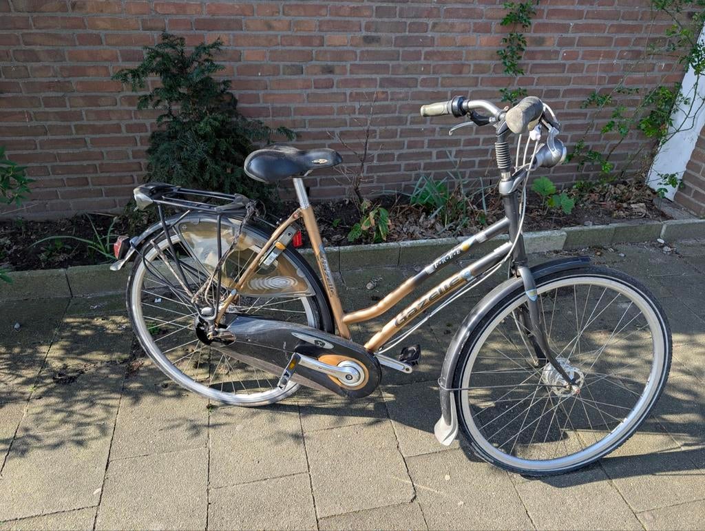 Gazelle damesfiets - Heeft kleine opknapbeurt nodig, Fietsen en Brommers, Fietsen | Dames | Damesfietsen, Ophalen, Gebruikt, Versnellingen
