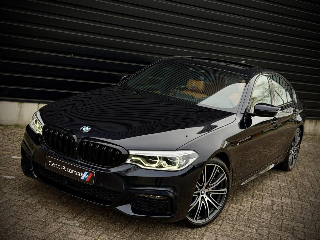 BMW 5 Serie 540i xDrive M-SPORT SOFT|B&W|DAK|HUD|360|MASSAGE, Auto's, Gebruikt, Euro 6, 2000 kg, Zwart