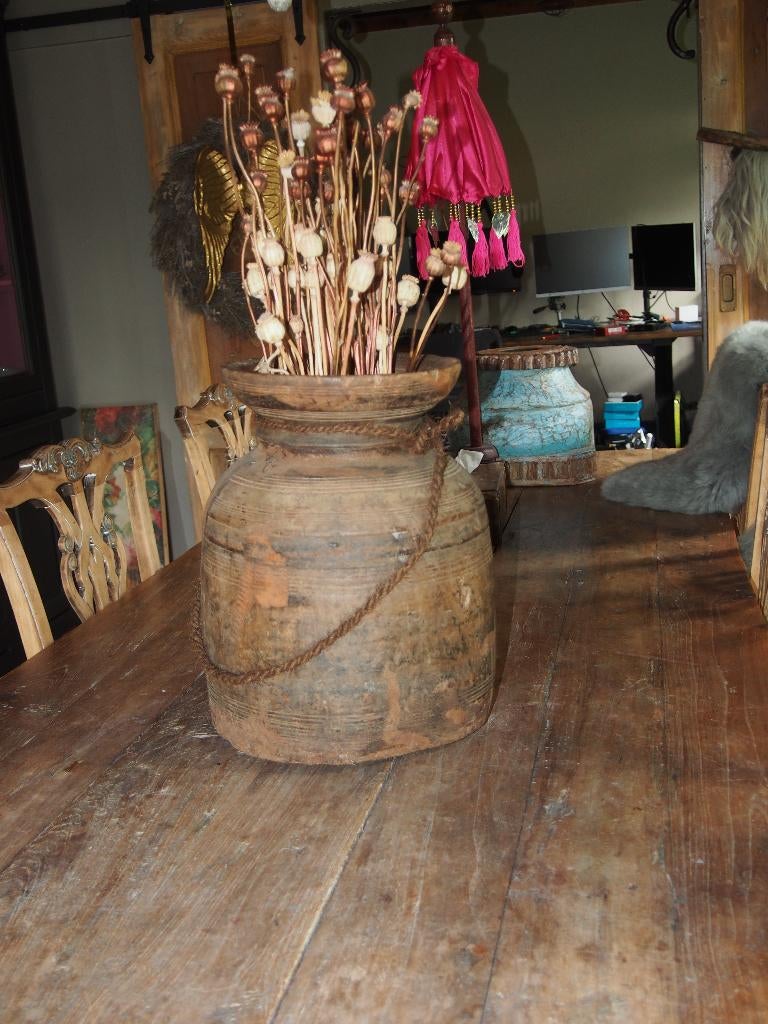 Oude Houten Nepalese kruik, Huis en Inrichting, Woonaccessoires | Vazen, Overige materialen, Gebruikt, Overige kleuren, Ophalen of Verzenden