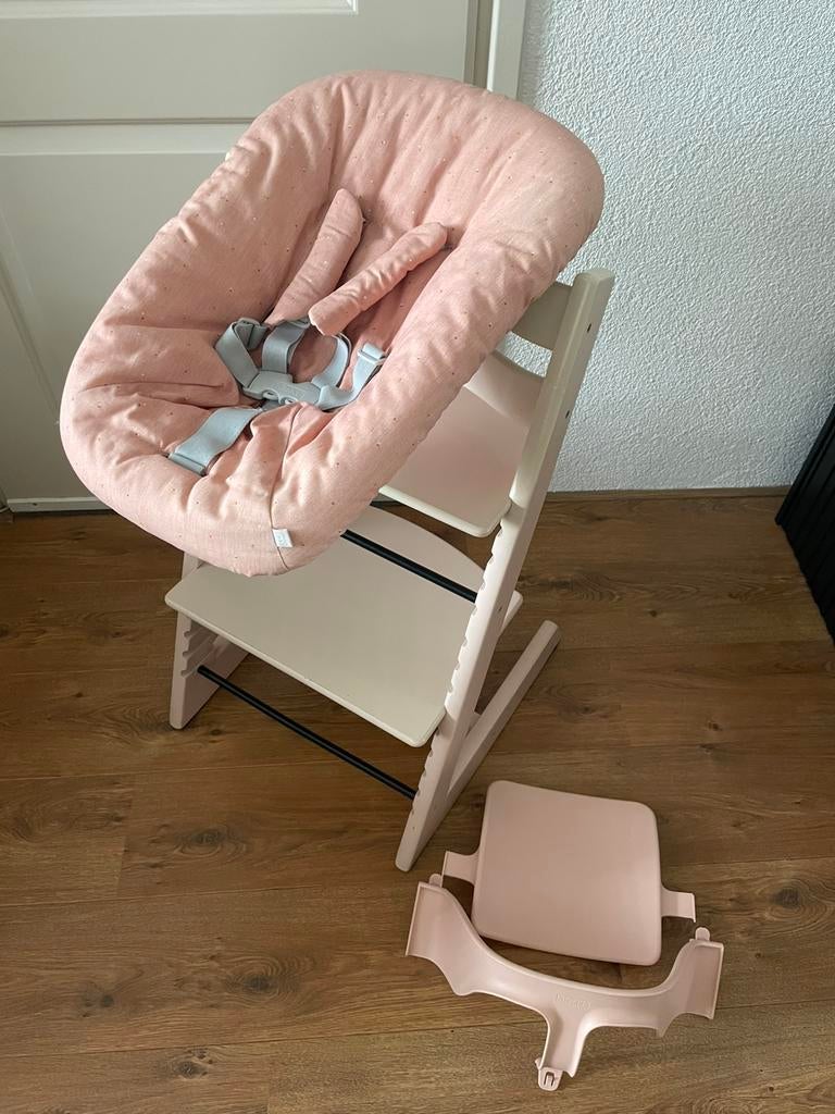 🧡Licht Roze Stokke Tripp Trapp Newborn & Babyset 🩷, Ophalen, Gebruikt, Meegroeistoel, Gordel(s)