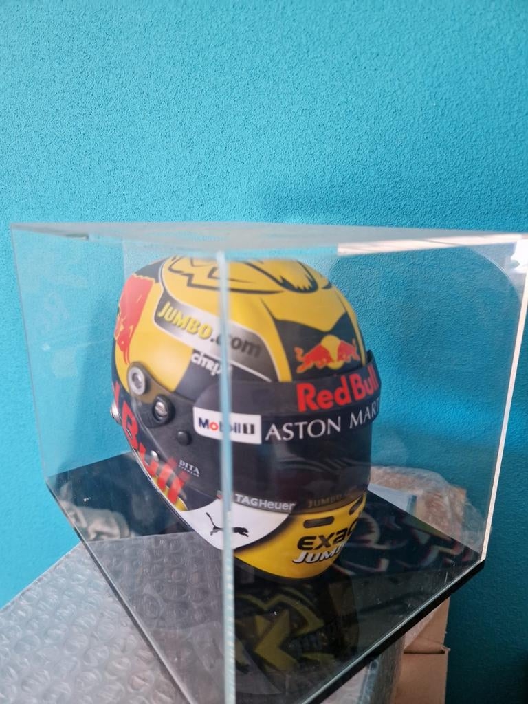 Max verstappen 1:2 helm Oostenrijk 2018 + case, Ophalen of Verzenden, Zo goed als nieuw, Formule 1