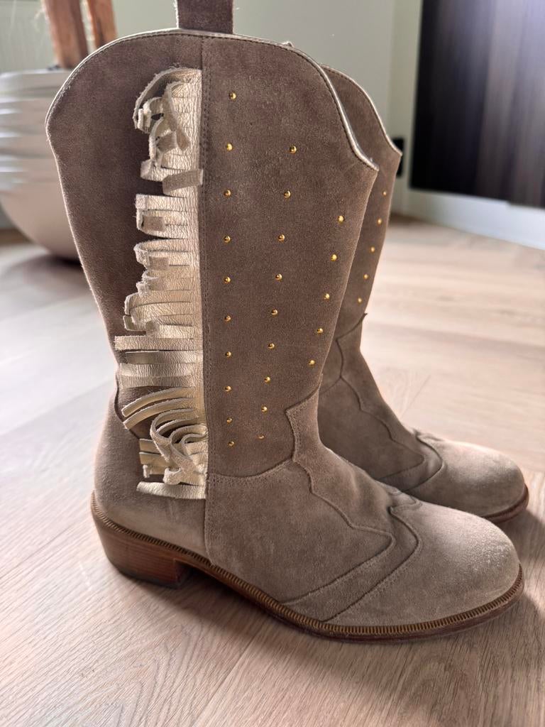 Zecchino d'Oro suède laarzen met franjes en studs, Ophalen of Verzenden, Zo goed als nieuw, Bruin, Lage of Enkellaarzen