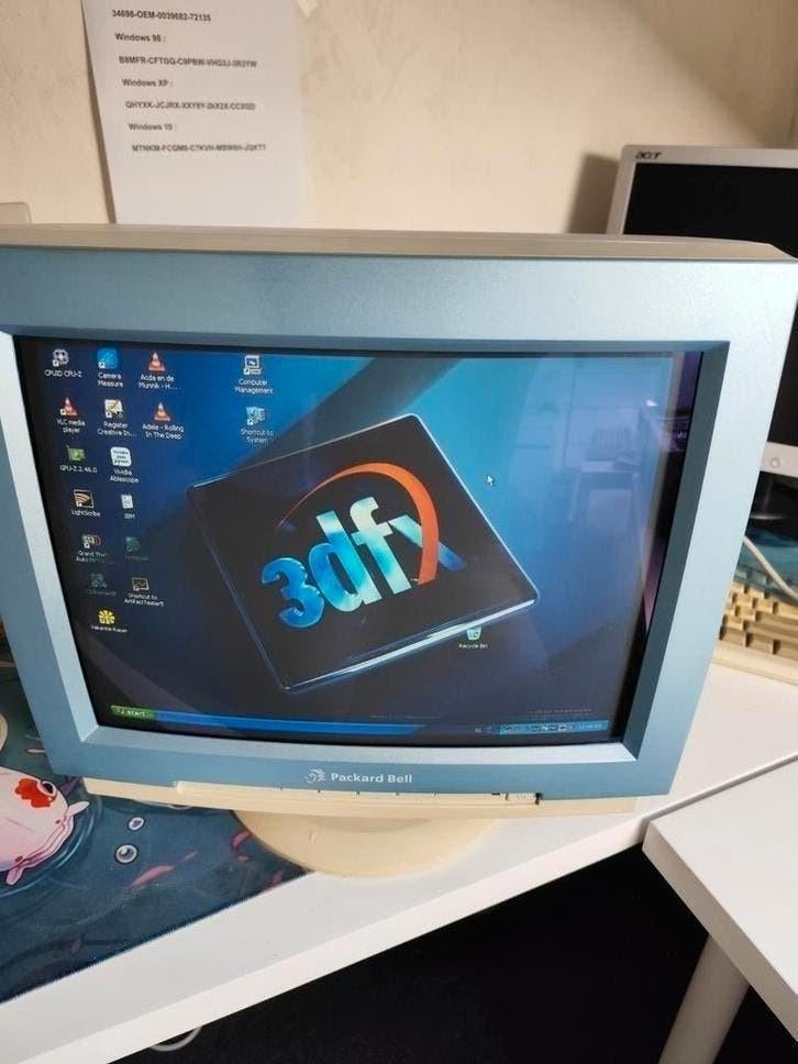 Packard Bell A727 17" CRT monitor, Ophalen