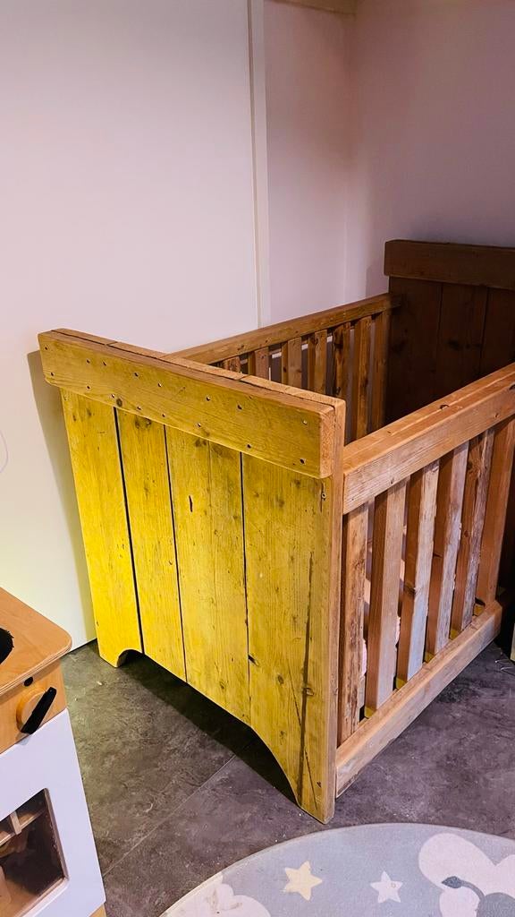 Steigerhouten ledikant met matras, Ophalen, Gebruikt, Ledikant