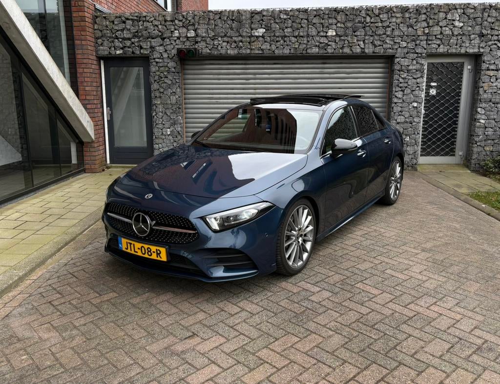 Mercedes-Benz A-Klasse A 220D AMG 190PK 8G-DCT 2020 Pano ACC, Auto's, Mercedes-Benz, 1440 kg, Blauw, Diesel, Particulier