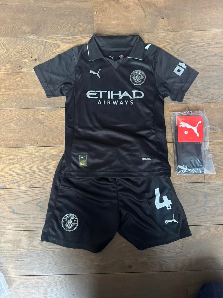 Nieuw Manchester City uit voetbal tenue Tijjani Reijnders, Sport en Fitness, Voetbal, Zo goed als nieuw, Set, Maat XS of kleiner
