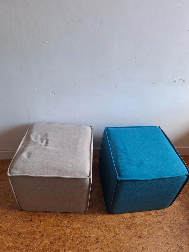 Twee poefen, Huis en Inrichting, Banken | Voetenbanken en Poefen, Gebruikt, Rechthoekig, Ophalen