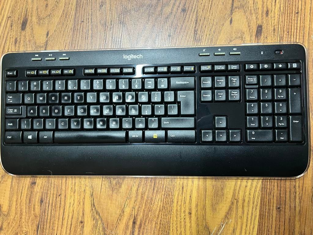 Logitech K520 Draadloos Toetsenbord QWERTY, Computers en Software, Toetsenborden, Ophalen, Qwerty, Gebruikt, Draadloos