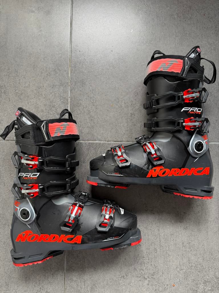 Nordica Pro Machine 120X skischoenen (27 - 27.5), Sport en Fitness, Skiën en Langlaufen, Ophalen, 160 tot 180 cm, Gebruikt, Schoenen