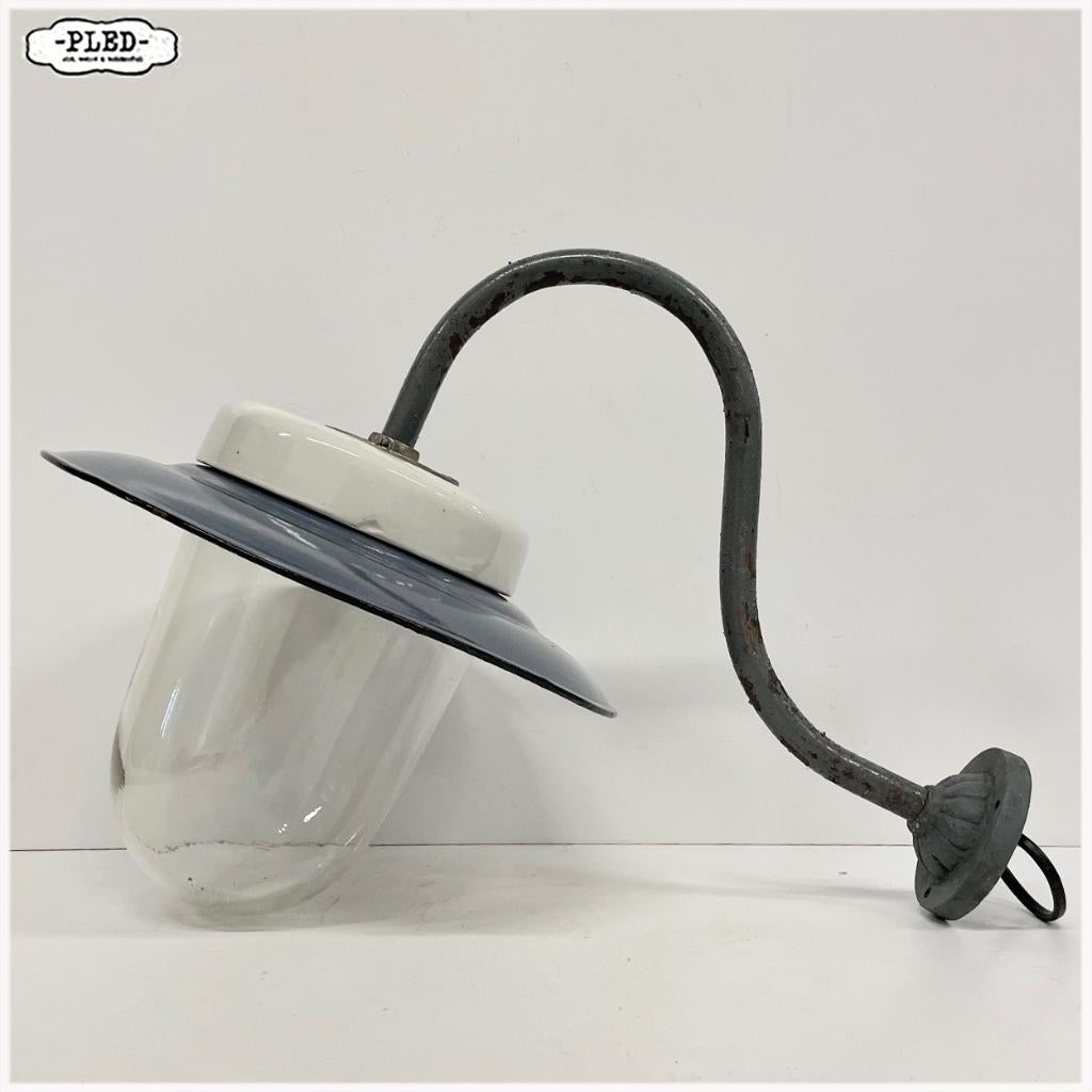 Vintage muurlamp met geëmailleerde kap en schutglas / Oud, Ophalen, Gebruikt, Wandlamp, Netvoeding