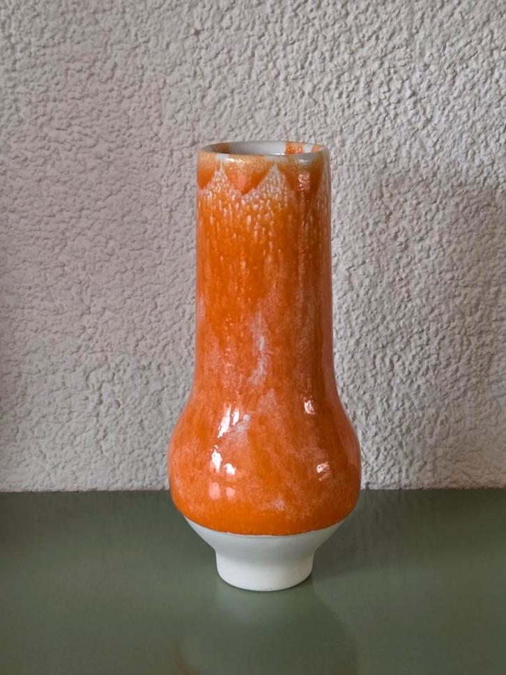 Studio Arhoj Hana Vaas - Oranje Keramiek, Antiek en Kunst, Antiek | Vazen, Ophalen of Verzenden