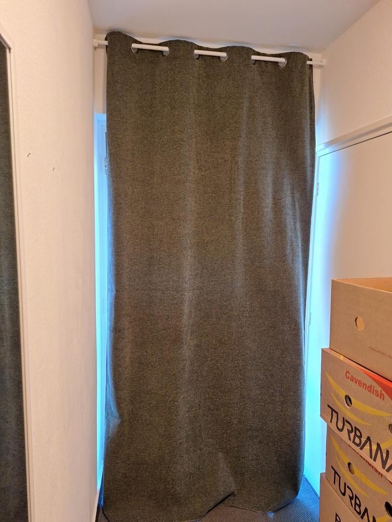 Isolerend gordijn incl gordijn roede, Huis en Inrichting, Stoffering | Gordijnen en Lamellen, 100 tot 150 cm, 200 cm of meer, Ophalen of Verzenden