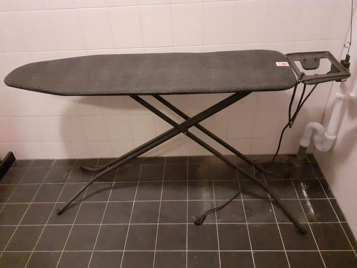 Brabantia Strijkplank - Stevig en Betrouwbaar, Witgoed en Apparatuur, Strijkijzers en Strijkplanken, Zo goed als nieuw, Strijkijzer met snoer