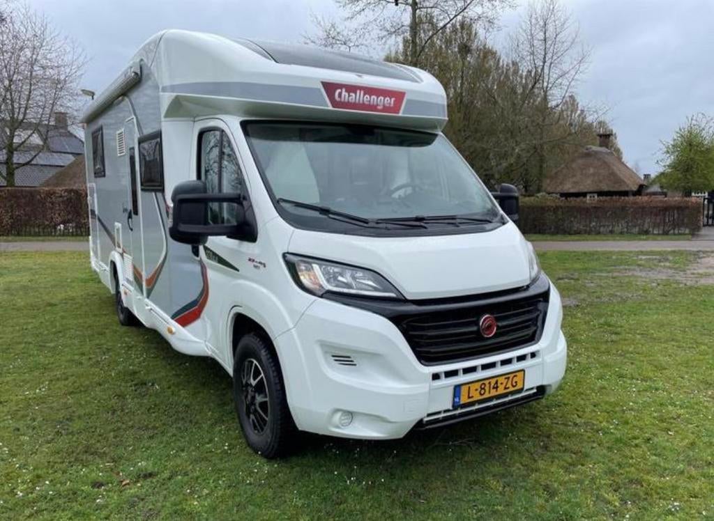 Challenger camper met fietsendrager, Fietsendrager, Challenger, Particulier, Half-integraal