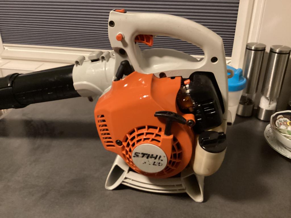 Stihl hand blazer Bg 86, Ophalen of Verzenden, Zo goed als nieuw, Benzine, Handgedragen