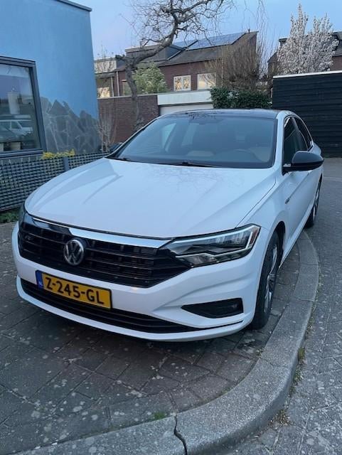 Volkswagen jetta 1.4 tsi Automaat R-Line, 4 cilinders, 150 pk, Wit, Leder