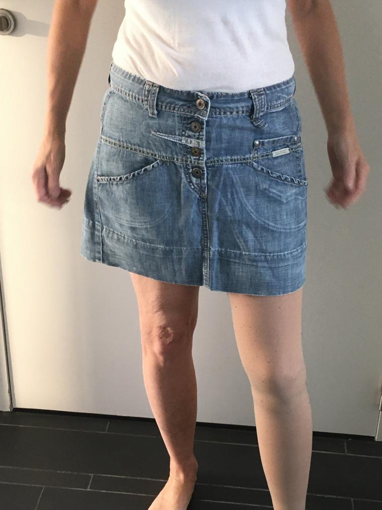Girbaud korte spijkerrok - Medium - Design, Kleding | Dames, Maat 38/40 (M), Blauw, Ophalen of Verzenden, Zo goed als nieuw
