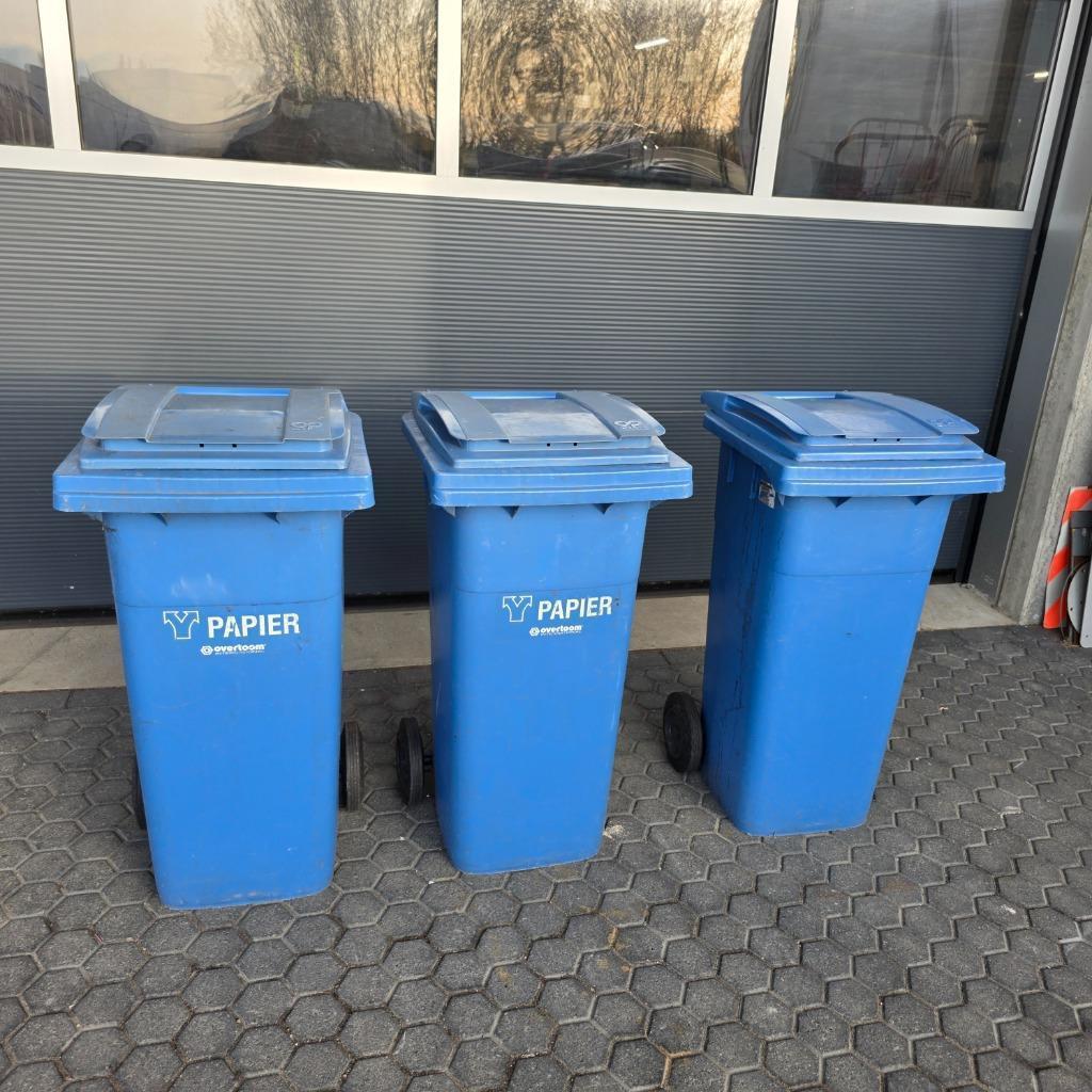 3x stevige blauwe papiercontainer 120 liter KLIKO