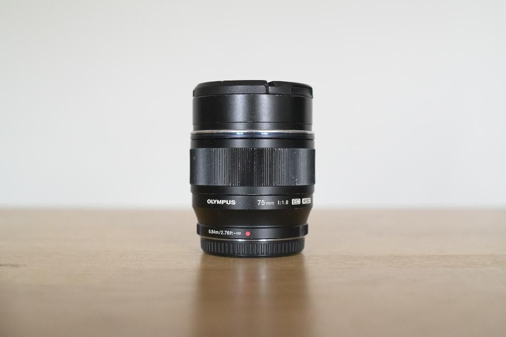 Olympus 75mm f1.8 MFT Lens, Audio, Tv en Foto, Fotografie | Lenzen en Objectieven, Ophalen, Gebruikt, Telelens
