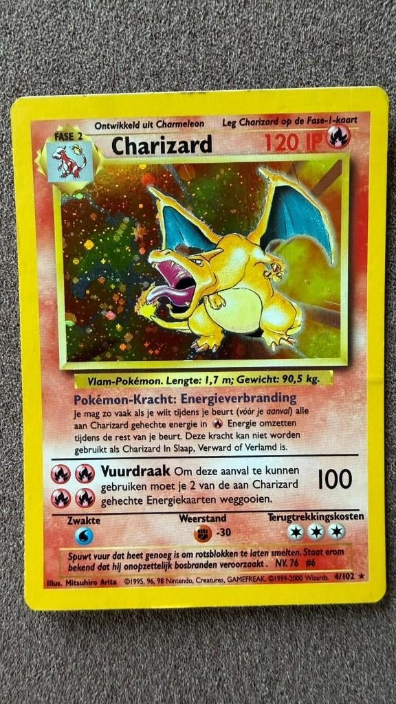 Charizard #4 - base set holo - DUTCH, Ophalen of Verzenden, Gebruikt, Losse kaart, Foil