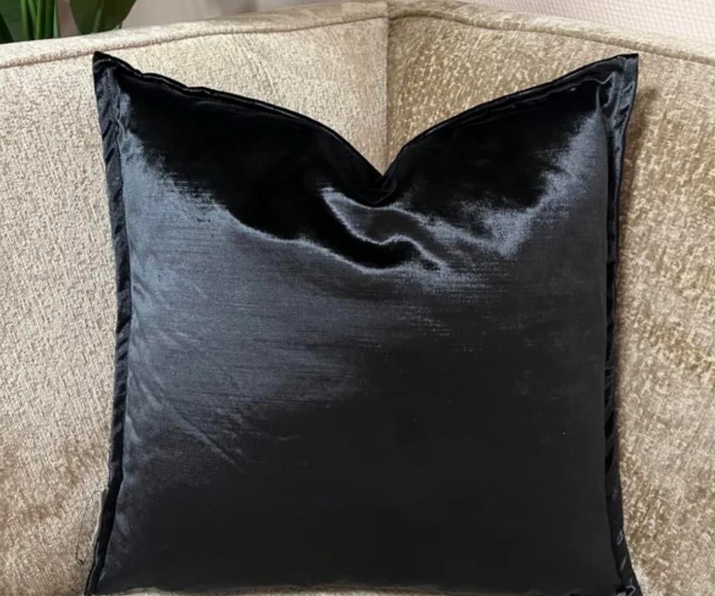 Zwarte velvet kussens van Diga Colmore, Ophalen of Verzenden, Zo goed als nieuw, Zwart, Vierkant