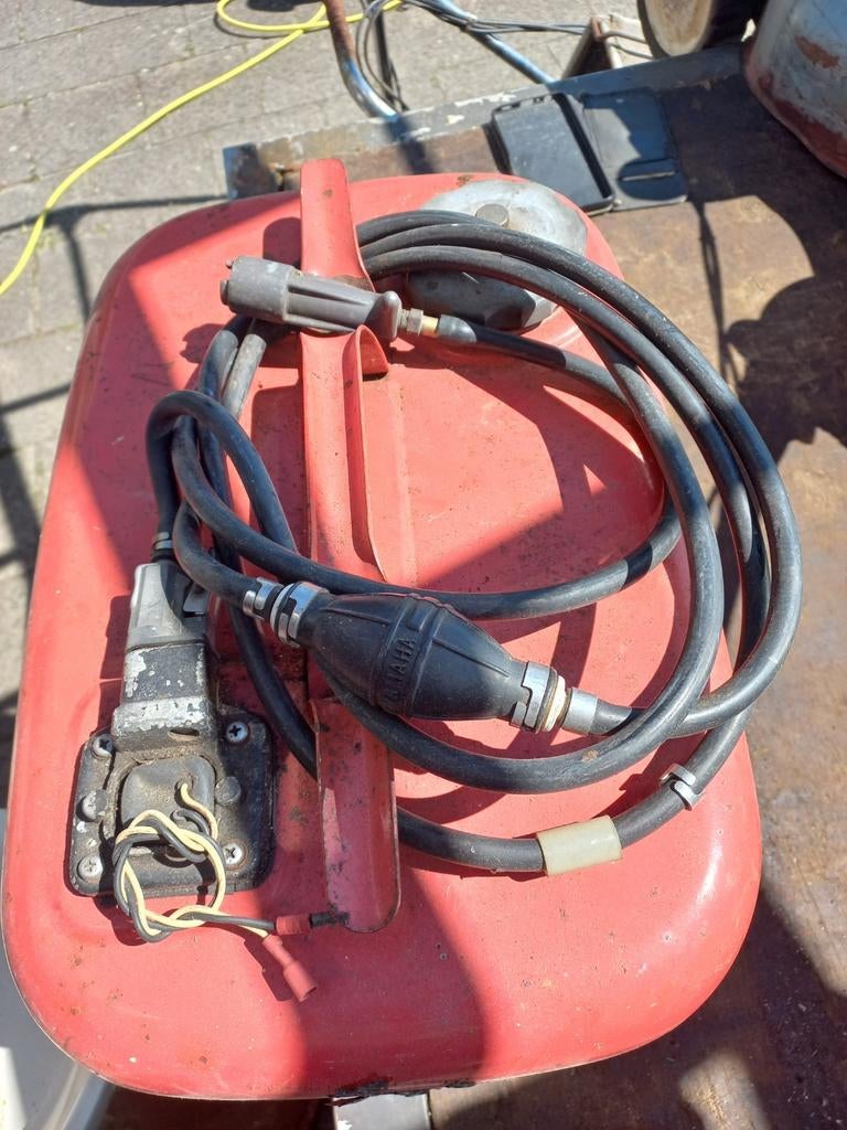 Bbm tank  yamaha ijzeren tank, Watersport en Boten, Bootonderdelen, Ophalen, Motor en Techniek, Motorboot