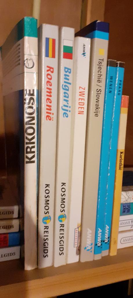 Reisgidsen Bulgarije ZwedenTsjechië Slowakije Wenen Karinthi, Boeken, Reisgidsen, Overige merken, ANWB Kosmos, Europa, Ophalen of Verzenden