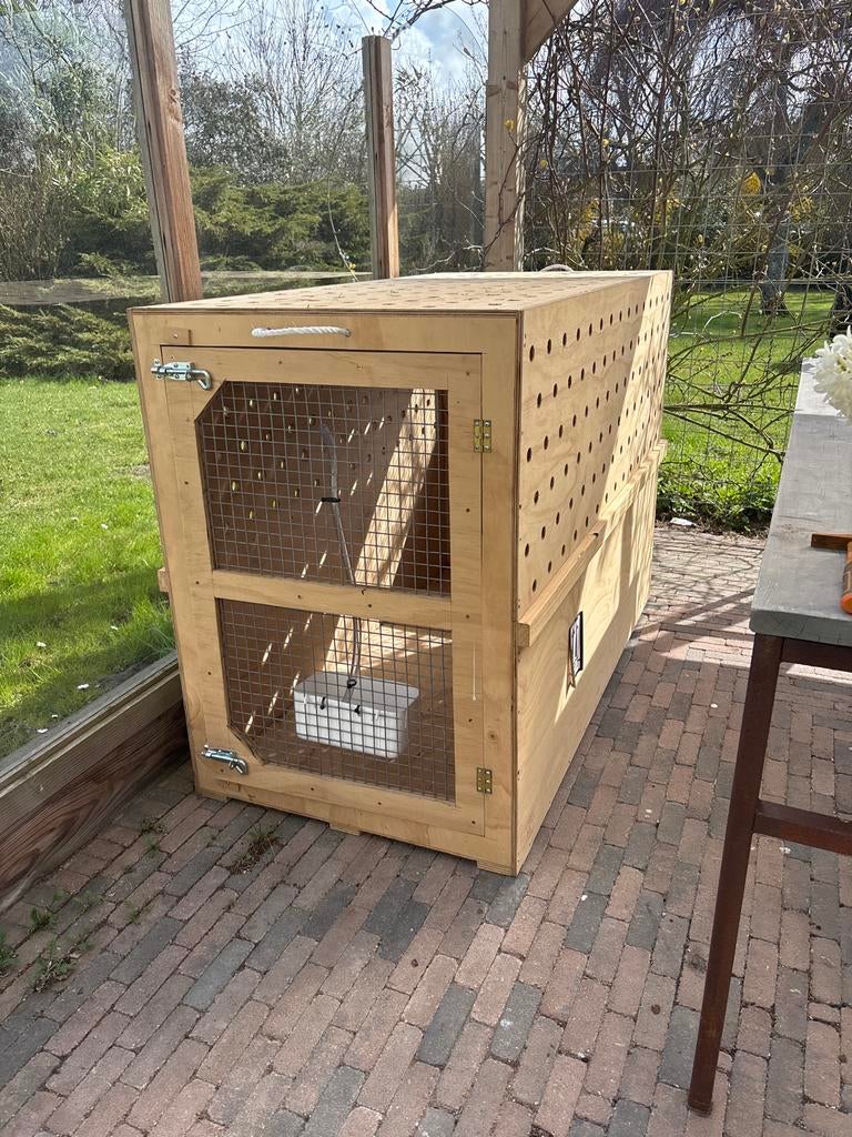 Houten honden bench, Ophalen, Zo goed als nieuw
