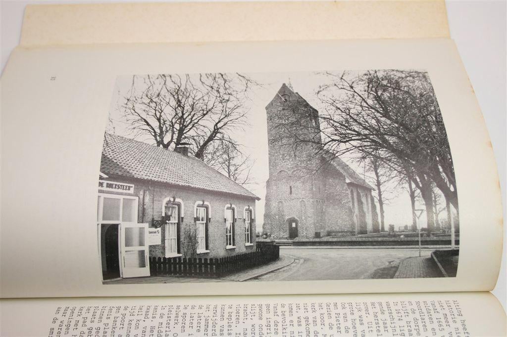 Zij Hielden de Lampe Staande — Geschiedenis Kerk Noordlaren, Ophalen of Verzenden, Gelezen