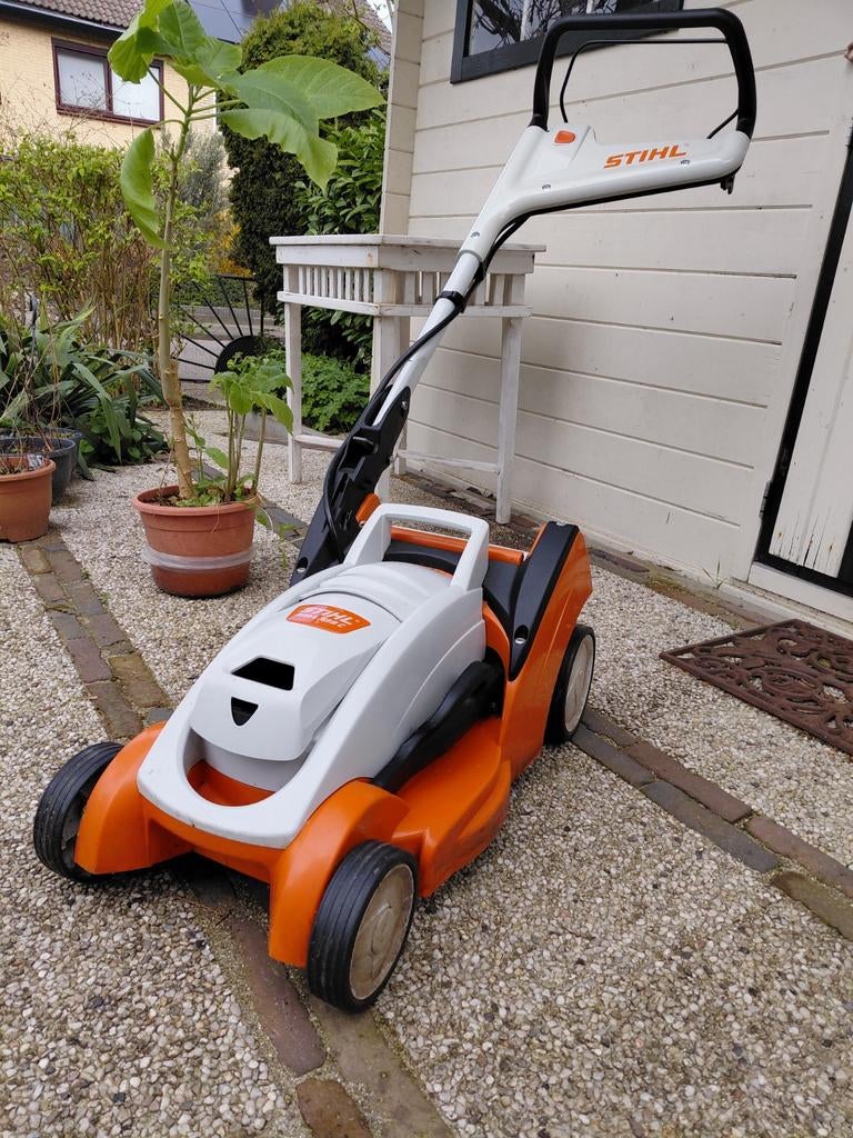 Te koop Stihl accu grasmaaier RMA 339C, Ophalen, Cirkelmaaier, Stihl, Gebruikt