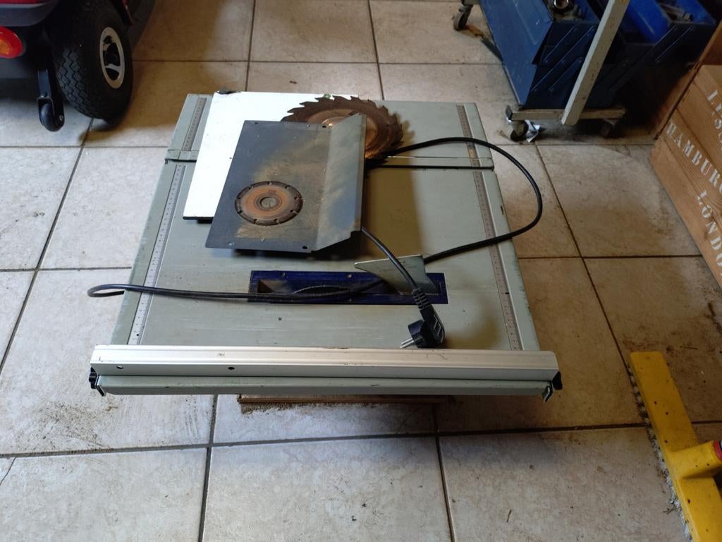 Zaagtafel, Doe-het-zelf en Verbouw, Gereedschap | Zaagmachines, Ophalen, Gebruikt, Cirkelzaag, 30 tot 70 mm