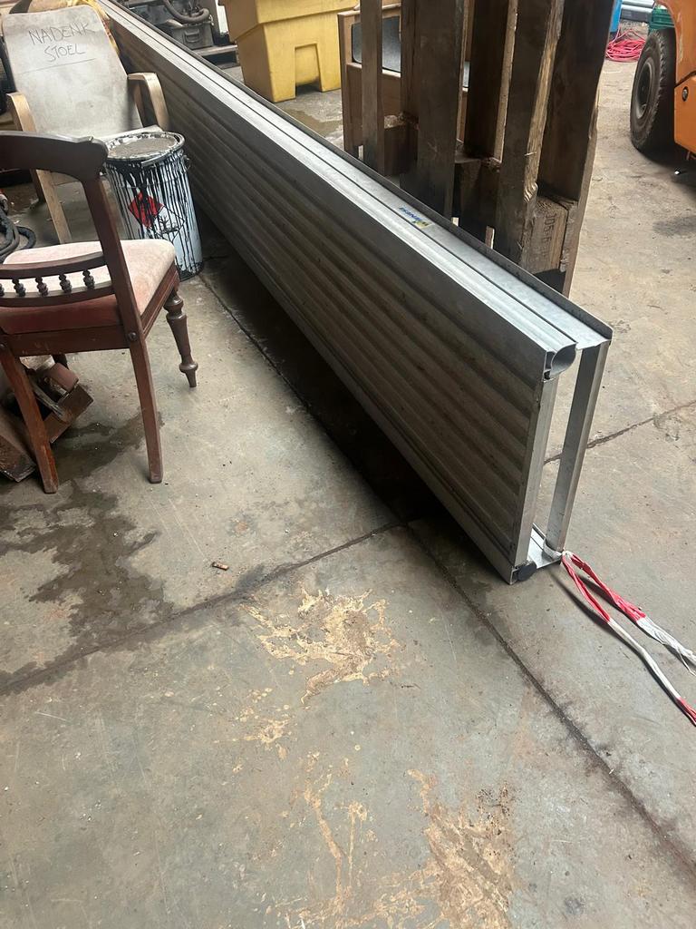 Loopbrug 8 meter, Ophalen, Zo goed als nieuw