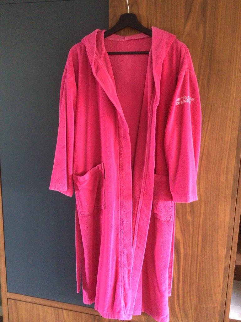 United colors of Benneton badjas roze small -/ medium KOOPJE, Ophalen of Verzenden, Gedragen, Roze