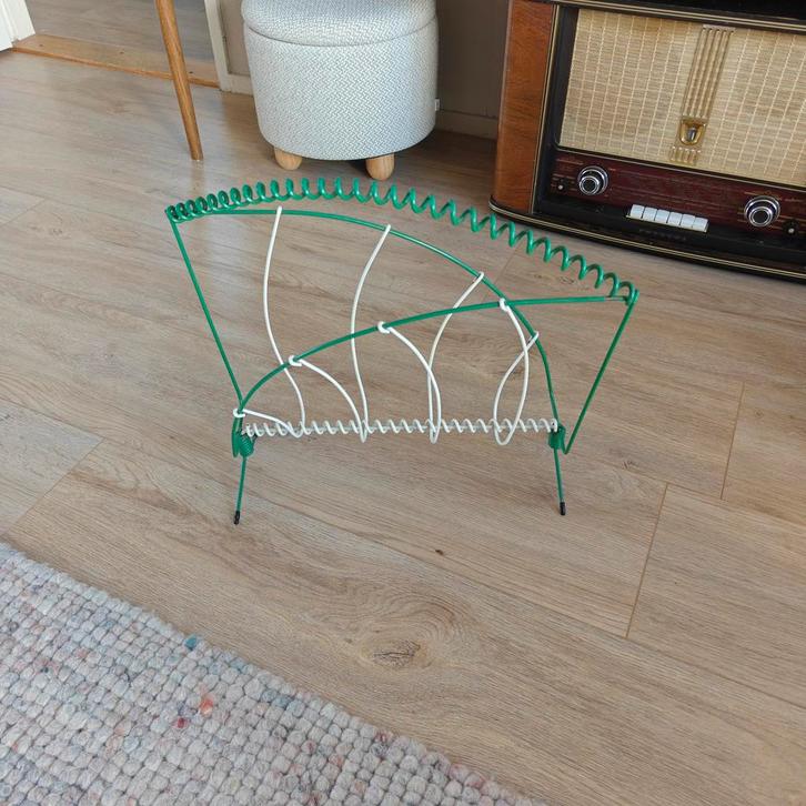 Vintage Magazinehouder -  Gedraaid Staal, Huis en Inrichting, Woonaccessoires | Krantenbakken en Lectuurbakken, Ophalen