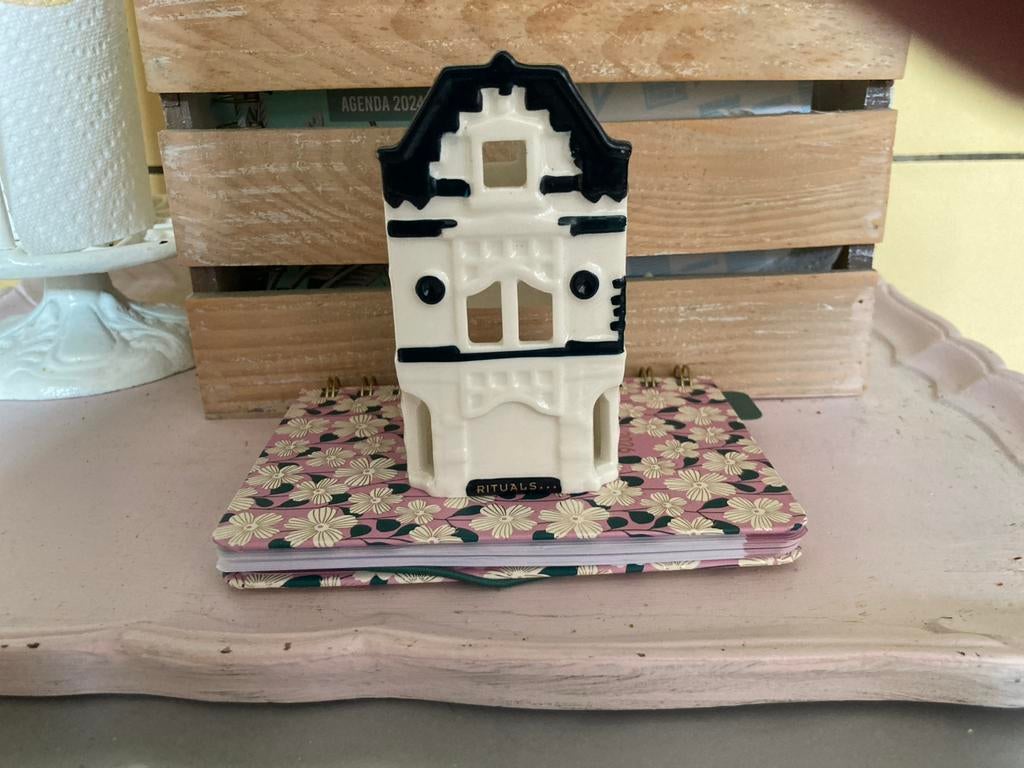 Rituals waxinelicht huisje 25 jaar Rituals -Our first store, Ophalen of Verzenden, Zo goed als nieuw