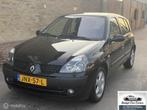 Renault Clio 1.4-16V Privilège Airco Uniek km, Auto's, Renault, Voorwielaandrijving, Gebruikt, 4 cilinders, Zwart