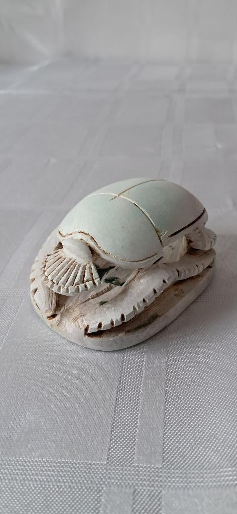 Egyptische Scarabee met op de onderkant hiërogliefen, Ophalen of Verzenden
