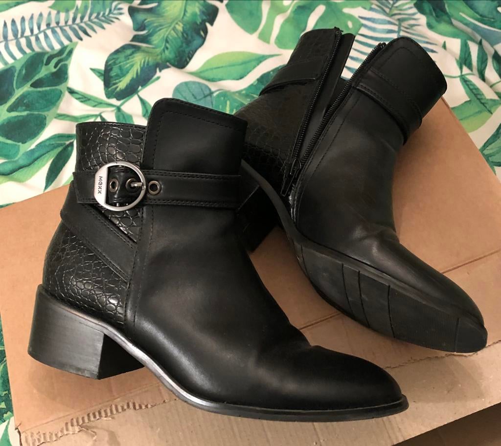 ZGAN Zwarte enkellaarsjes van Mexx Maat 37, Kleding | Dames, Schoenen, Ophalen of Verzenden, Gedragen, Zwart, Lage of Enkellaarzen