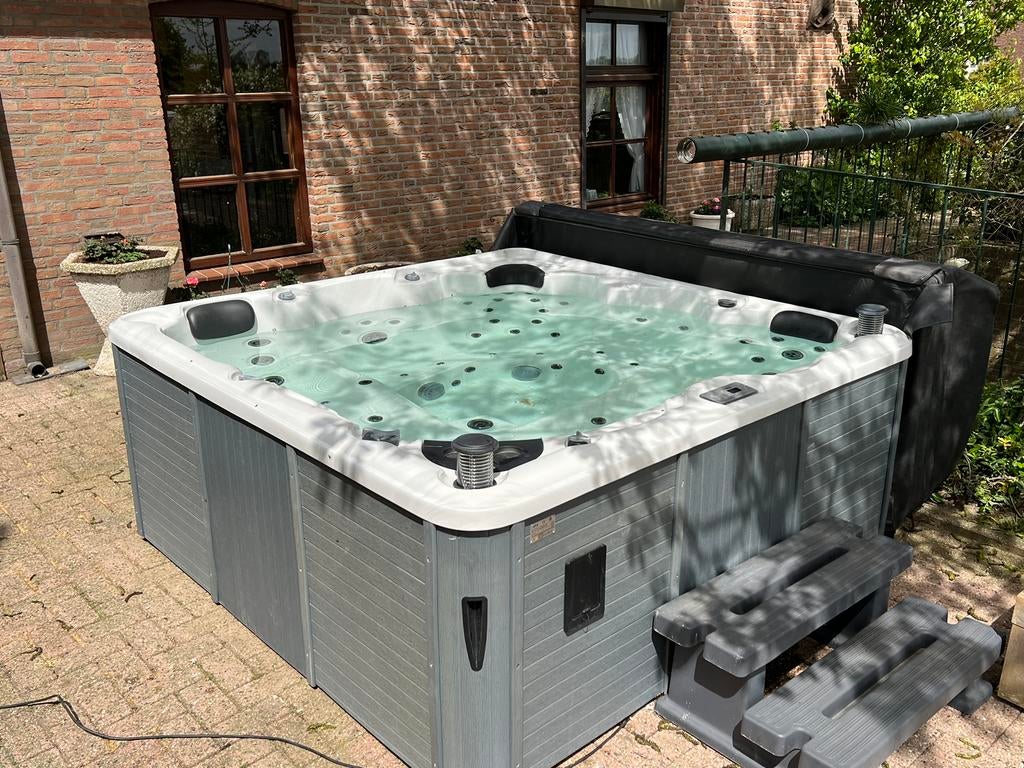 Jacuzzi balboa 5 persoons . Werkend te zien, Tuin en Terras, Ophalen of Verzenden, Zo goed als nieuw