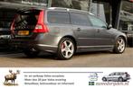 Volvo V70 2.0T 203 pk Aut. R-Edition, Leer, Xenon, Trekhaak, Euro 5, Zwart, 4 cilinders, Navigatiesysteem
