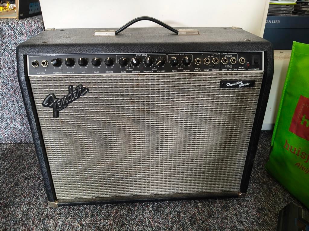 Fender Princeton Chorus USA versterker incl pedaal 125w, Muziek en Instrumenten, Ophalen, Gebruikt, 100 watt of meer
