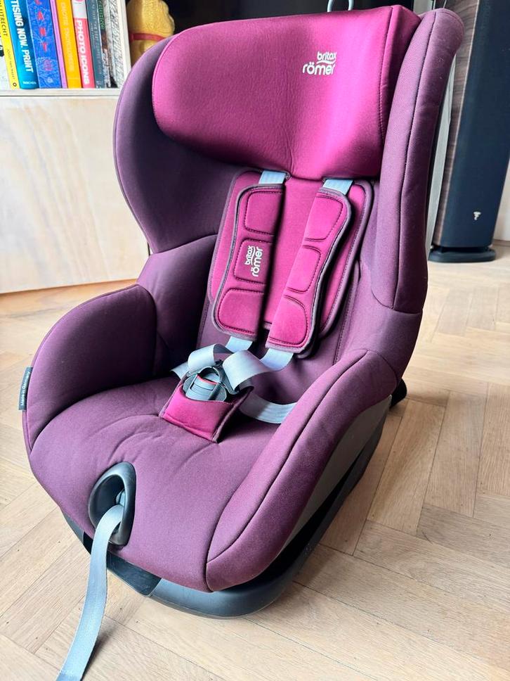 Britax Römer Trifix 2 i-Size autostoel, Kinderen en Baby's, Autostoeltjes, Zo goed als nieuw, Romer, 9 t/m 18 kg, Isofix, Slaapstand