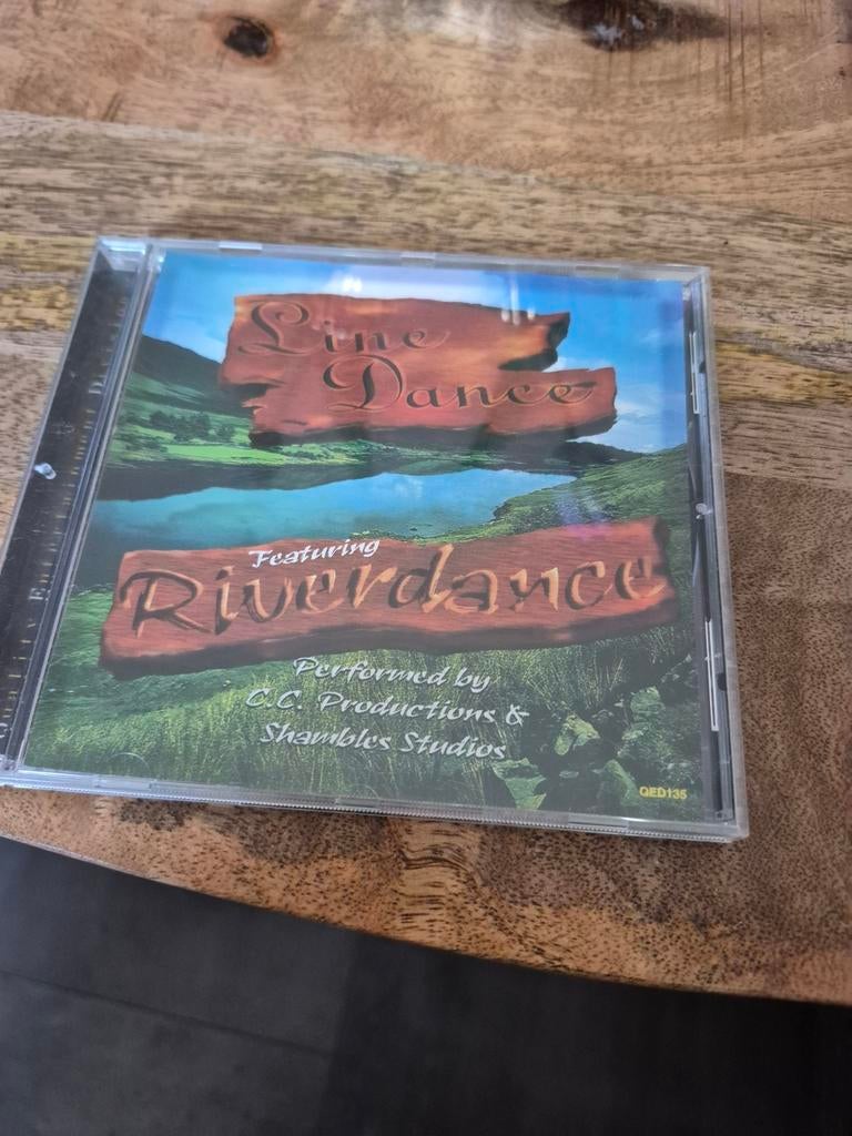 Line Dance Featuring Riverdance CD - C.C. Productions, Ophalen of Verzenden, 1990 - 1999, Gebruikt