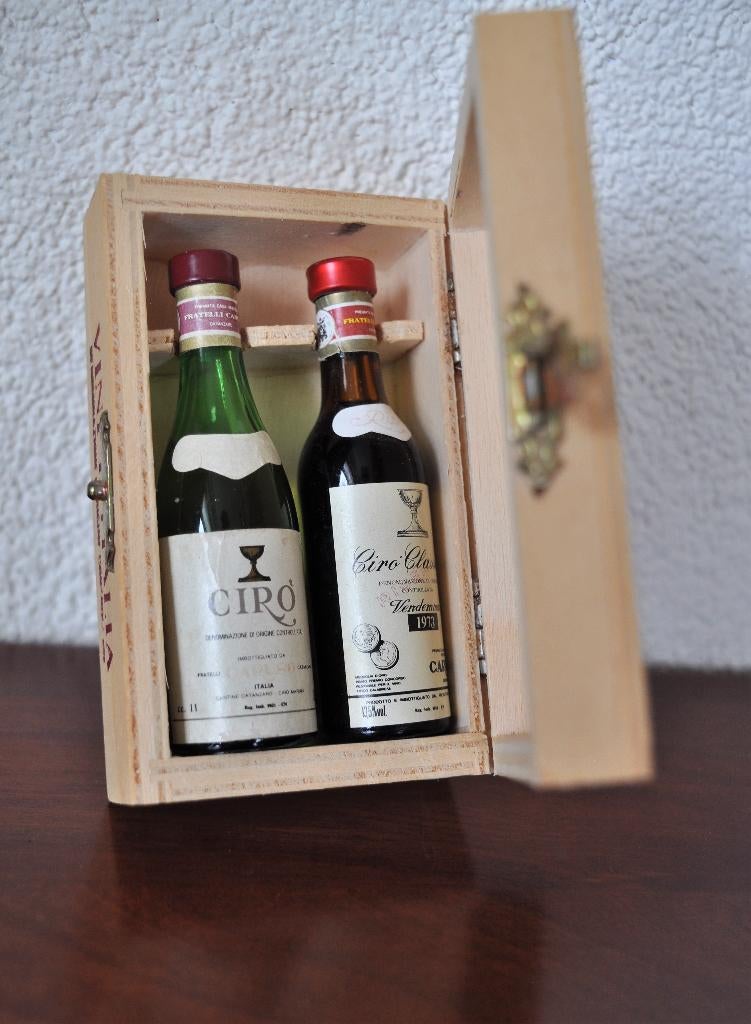 Vintage Kleine Kistje met Wijn 9,5 cm, Ophalen of Verzenden