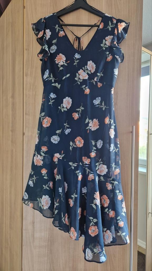 Prachtige bloemen jurk mt 36 met asymmetrische rok, Kleding | Dames, Jurken, Ophalen of Verzenden, Zo goed als nieuw, Maat 36 (S)