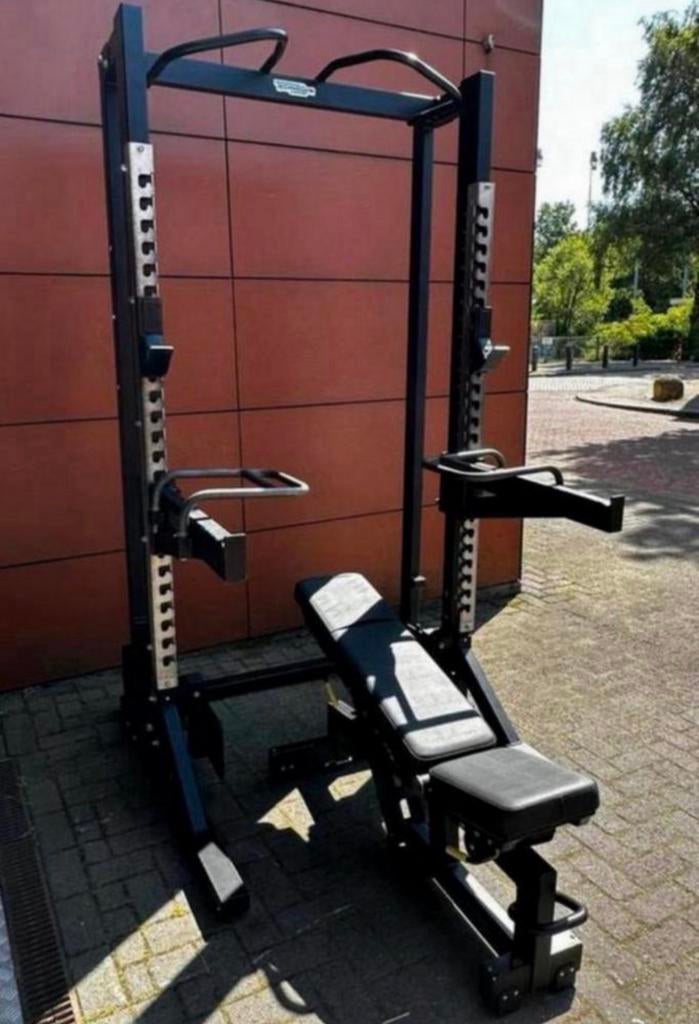 Technogym Pure Strength Halfrack, 147,5kg Gewichten,Bankje, Sport en Fitness, Ophalen, Gebruikt, Overige typen