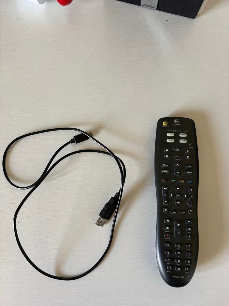 Logitech Harmony 300 Programmeerbare Afstandsbediening, Audio, Tv en Foto, Afstandsbedieningen, Gebruikt, Universeel, Dvd, Ophalen of Verzenden